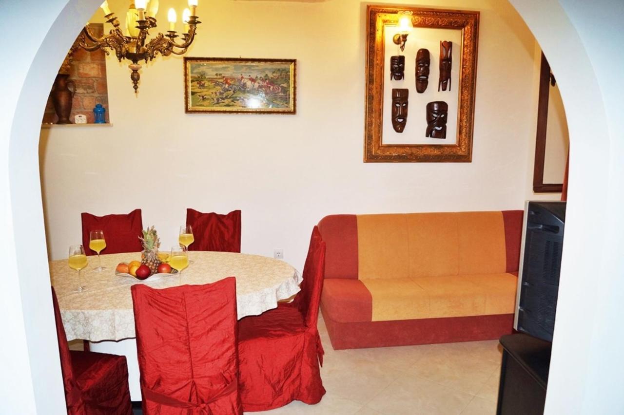 Apartments By The Sea Krilo Jesenice, Omis - 15145 Jesenice  Zewnętrze zdjęcie