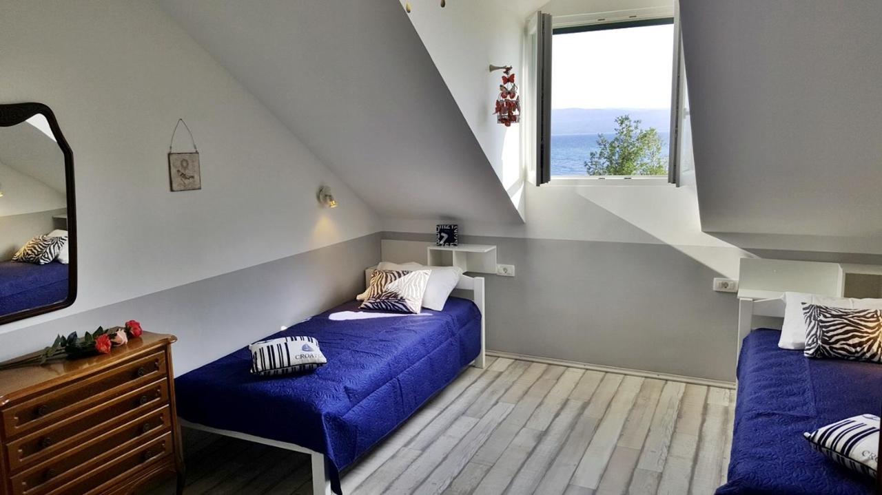 Apartments By The Sea Krilo Jesenice, Omis - 15145 Jesenice  Zewnętrze zdjęcie